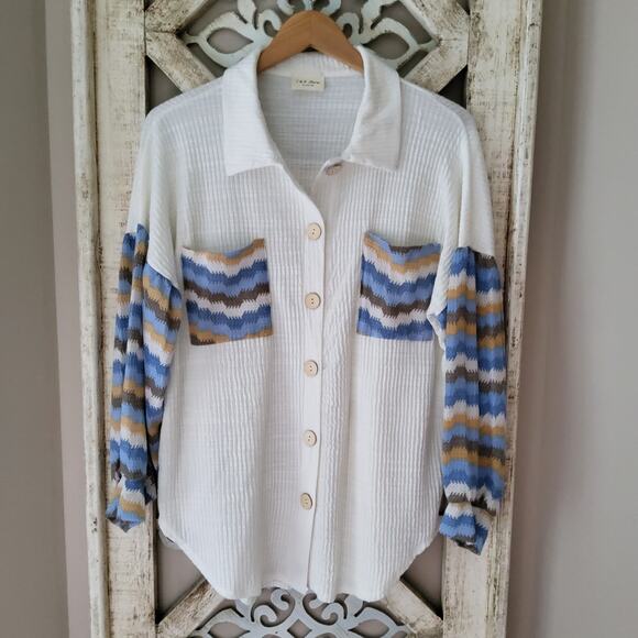 143 Story Women's Quilted Rib Textured Lightweight Wood Button Down Shirt - Picture 10 of 10